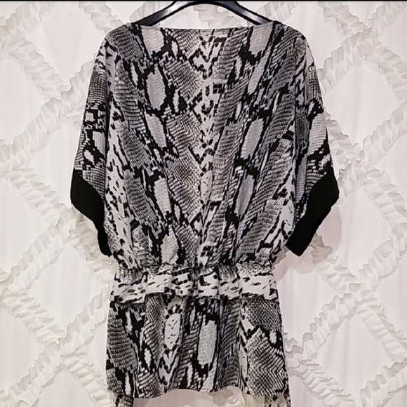 New York & Company Snake Print Kimono Dolman Top - Picture 6 of 6